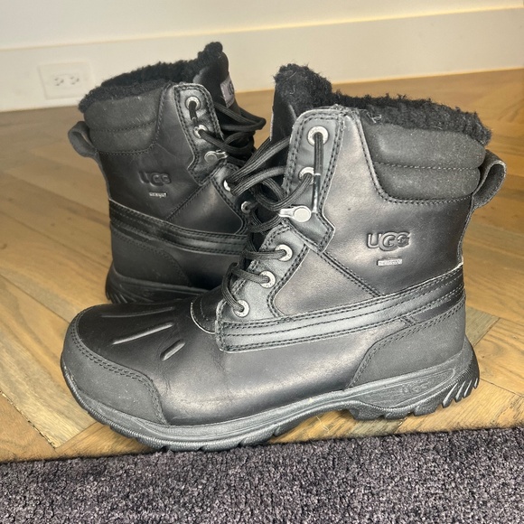 UGG AUSTRALIA BUTTE  BLACK LACE UP SNOW BOOTS MENS 8 main image 9